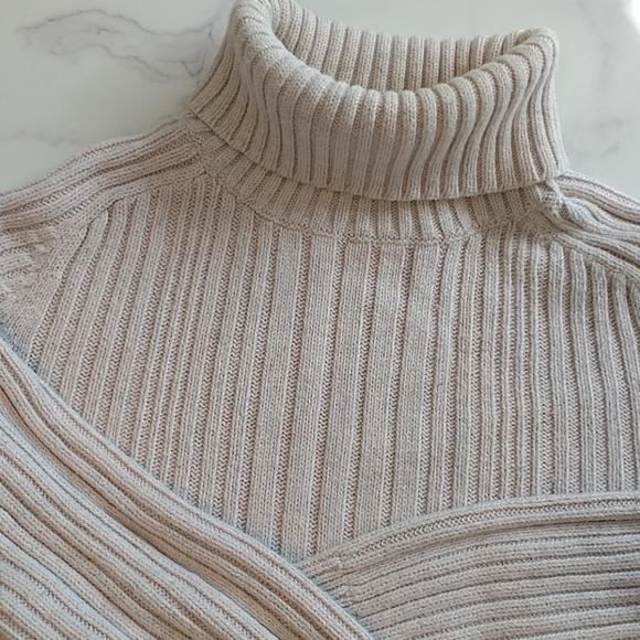 Vintage turtleneck sweater - Picture 5 of 5